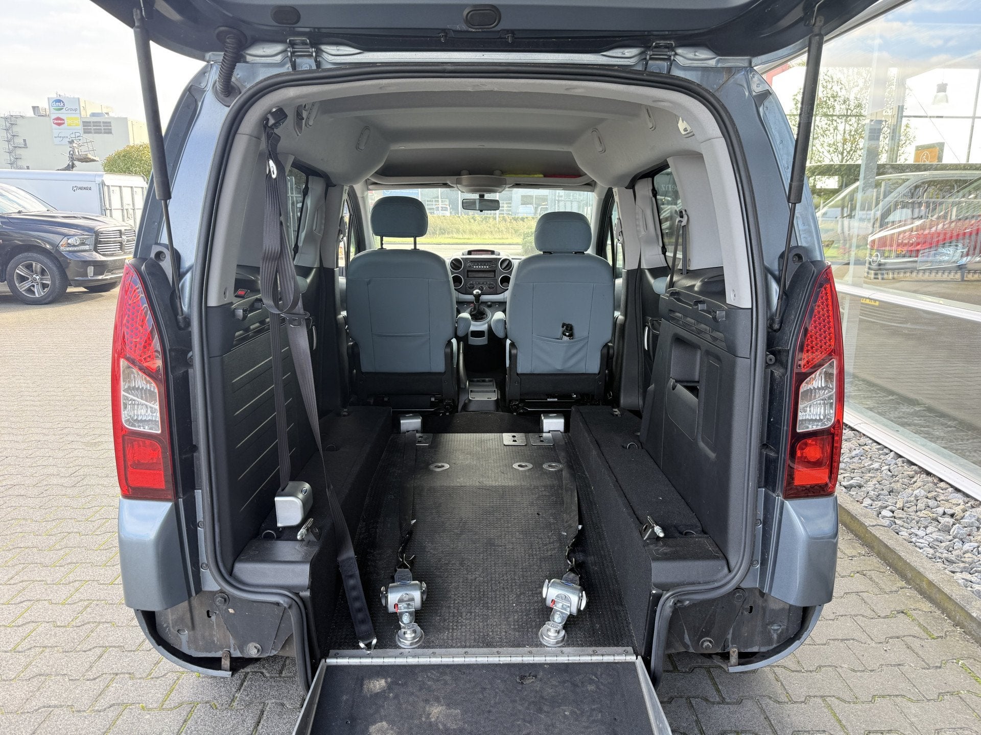 Citroën Berlingo 2+1 Rolstoelauto 1.6 VTi Tendance (Mooie c, Auto's, Voorwielaandrijving, Euro 5, Gebruikt, Zwart
