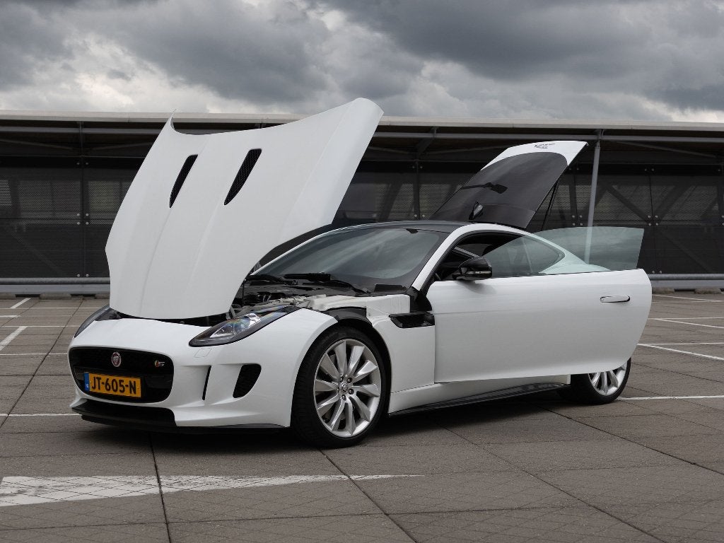 Jaguar F-type 3.0 V6 SC 280KW S Coupe AUT 2015 Wit, Auto's, Jaguar, Automaat, Elektronische parkeerrem, Achterwielaandrijving