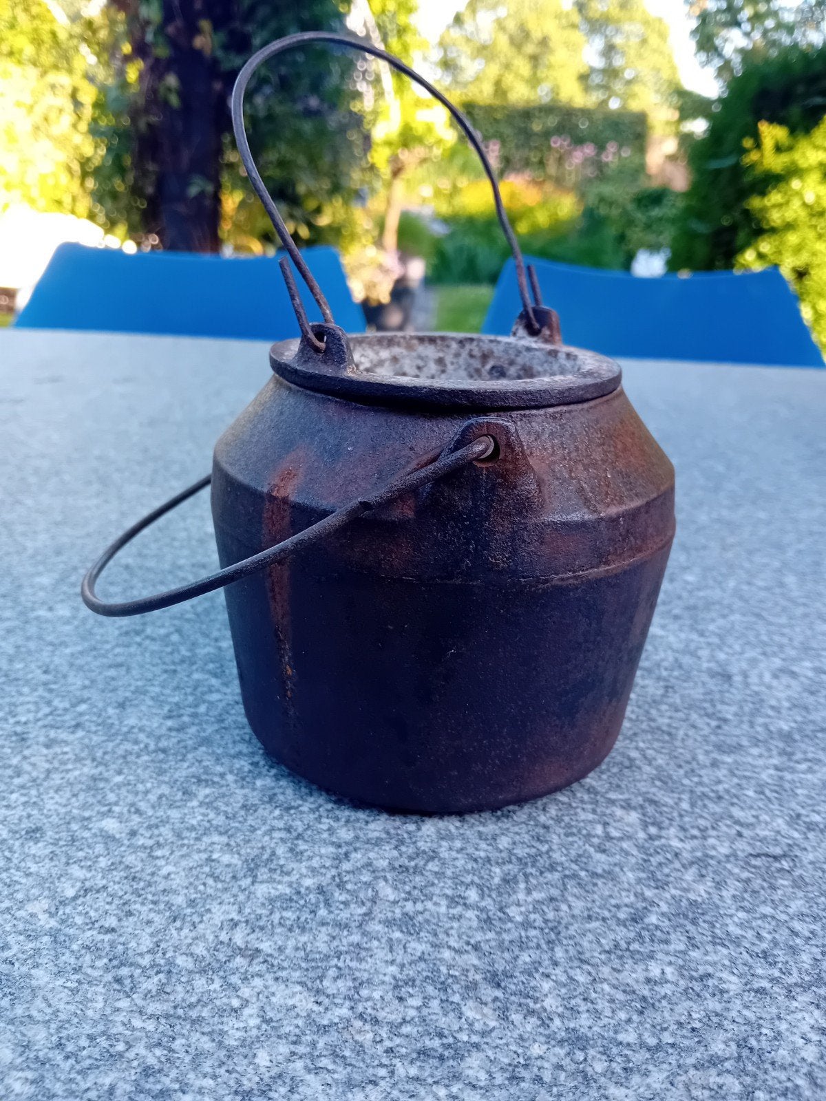 gietijzeren lijmpot, Ophalen