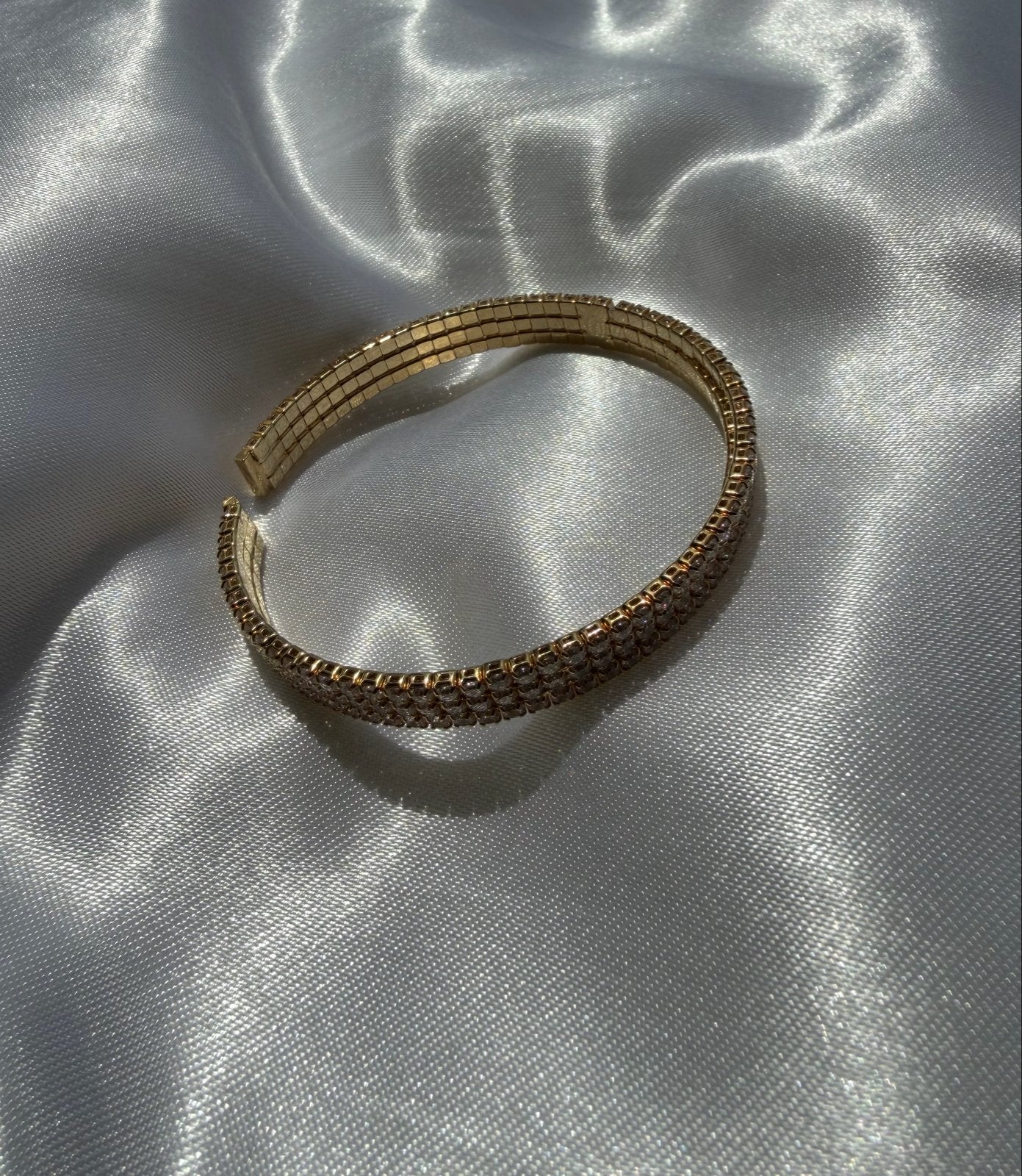 Gouden Armband met Strass - Elegant en Stijlvol, Overige materialen, Nieuw, Ophalen of Verzenden, Goud