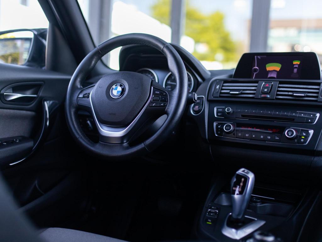 BMW 1-serie 118i | Urban | Stoelverw. | Bluetooth | PDC, Achterwielaandrijving, Gebruikt, Euro 6, 4 cilinders