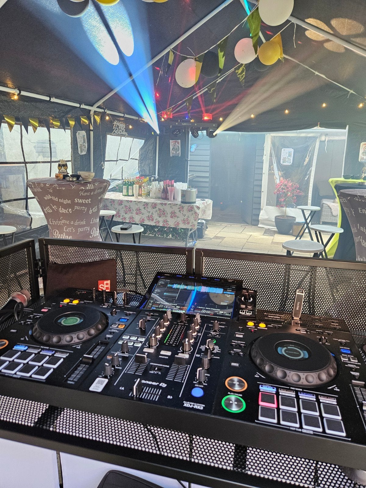 GELUID & LICHT VERHUUR | COMPLETE FEESTPAKKETTEN | MAAS F, Dj