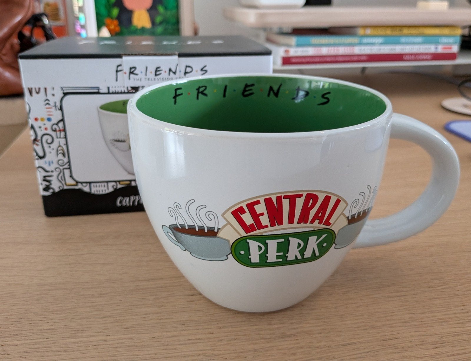 Friends Central Perk Cappuccino Mok - Nieuw in doos, Overige typen, Nieuw, Ophalen of Verzenden, Steen/keramiek