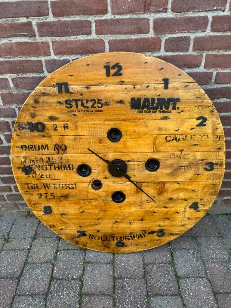 Houten wandklok van kabelhaspel, Huis en Inrichting, Ophalen, Nieuw, Analoog, Wandklok