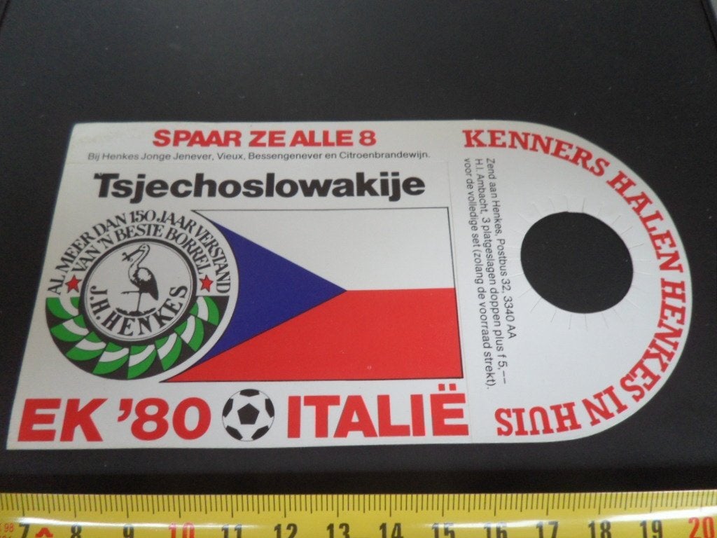 sticker EK1980 Italië  Tsjechoslowakije HENKES Jonge jenever, Ophalen of Verzenden, Zo goed als nieuw