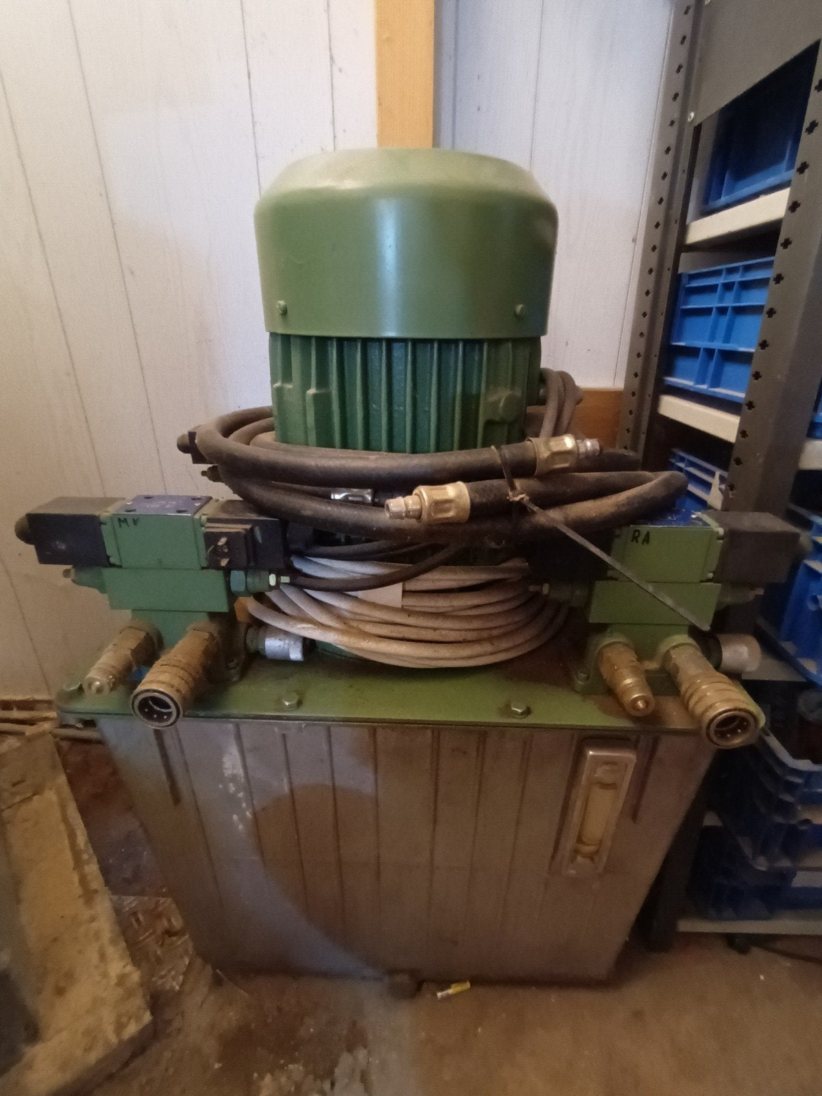 Hydraulische unit 5,5kw motor met 3 cilinders en slangen, Ophalen