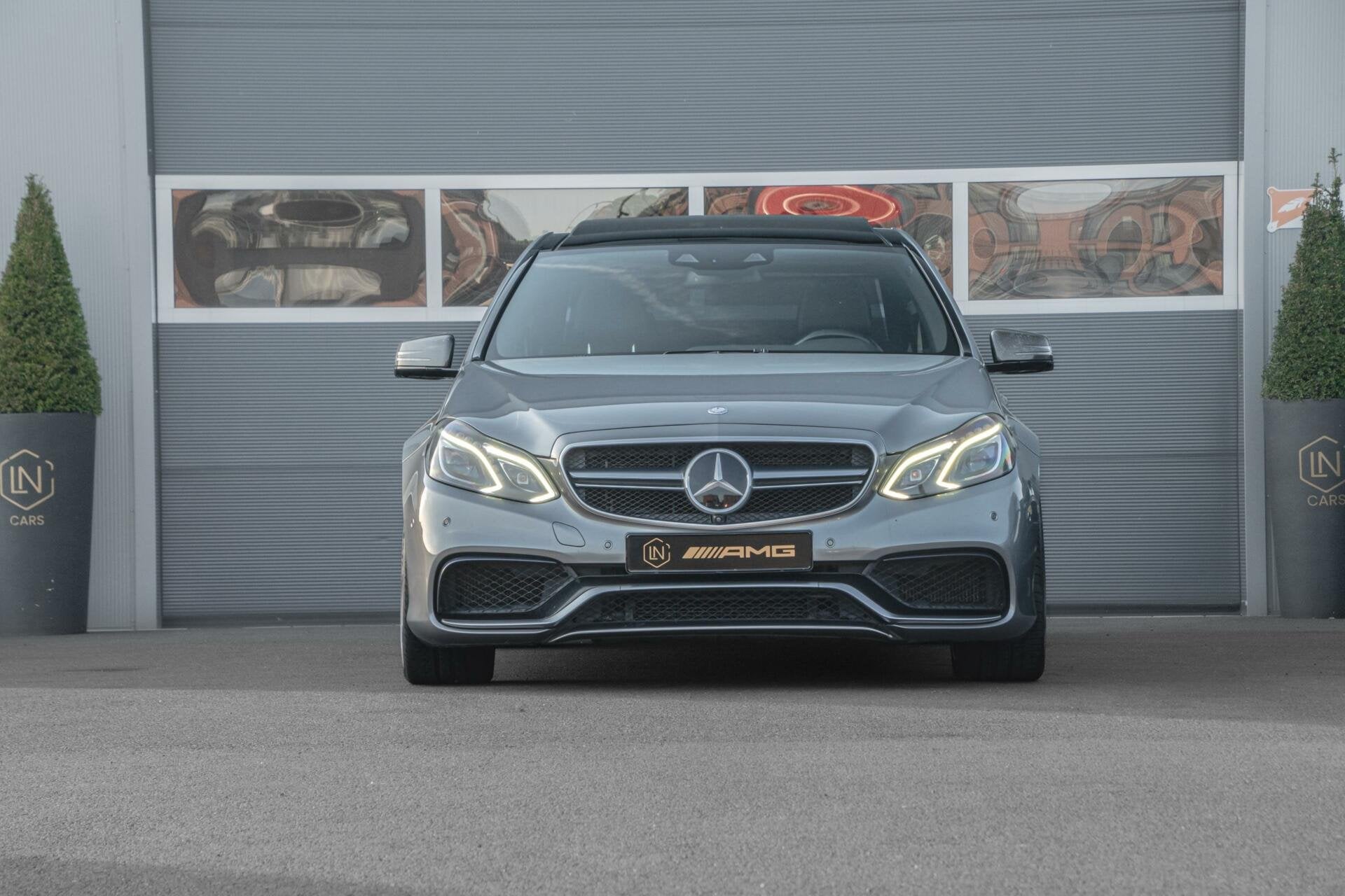 Mercedes E-klasse AMG 63 S 4MATIC | Carbon | DAB | Pano, Automaat, Gebruikt, Met garantie (alle), Bedrijf