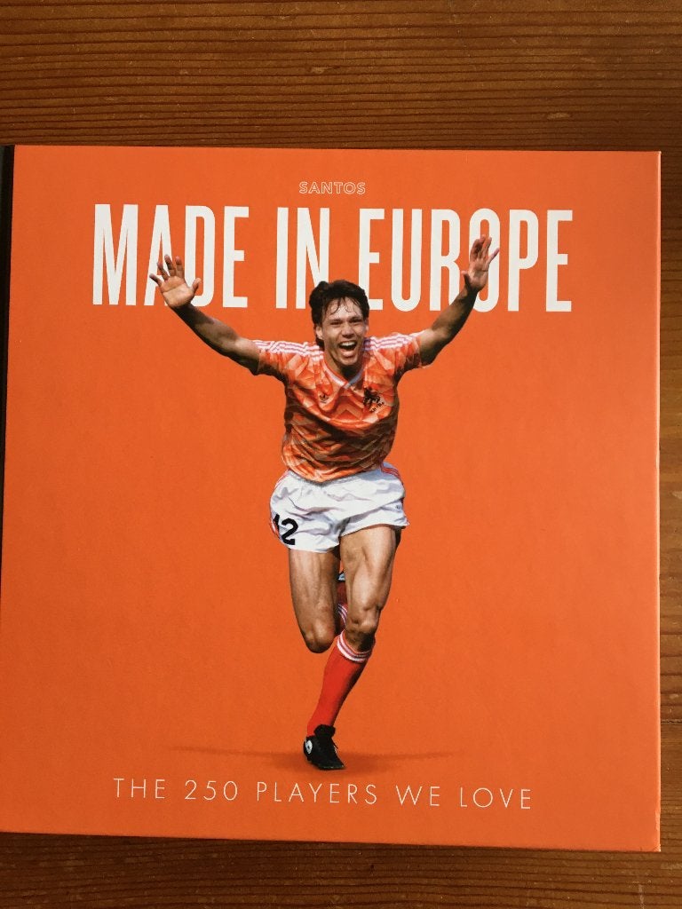 voetbalboek- Made in Europa - Santos nr. 20, Boeken, Ophalen of Verzenden, Nieuw, Balsport