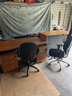 1bureautafel met 2 kastjes/ 1 rolkast/ 2 bureaustoelen, Gebruikt, Bruin, Overige merken, Overige materialen