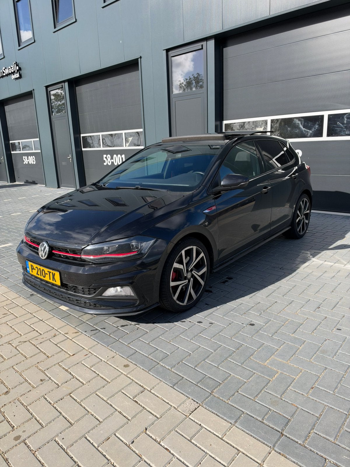 Volkswagen Polo GTI 2.0 TSI 200pk DSG 2019 Zwart 2E EIGENAAR, Sportstoelen, Stof, Zwart, 4 cilinders