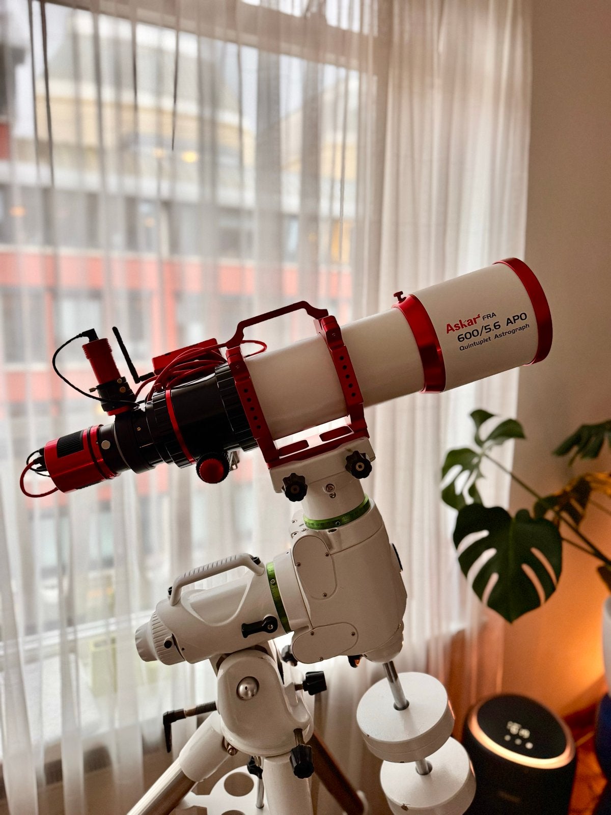 Askar FRA 600/5.6 APO Quintuplet Telescoop met 0.7x reducer, Ophalen of Verzenden, Zo goed als nieuw, 80 tot 200 mm, Lenzentelescoop (refractor)