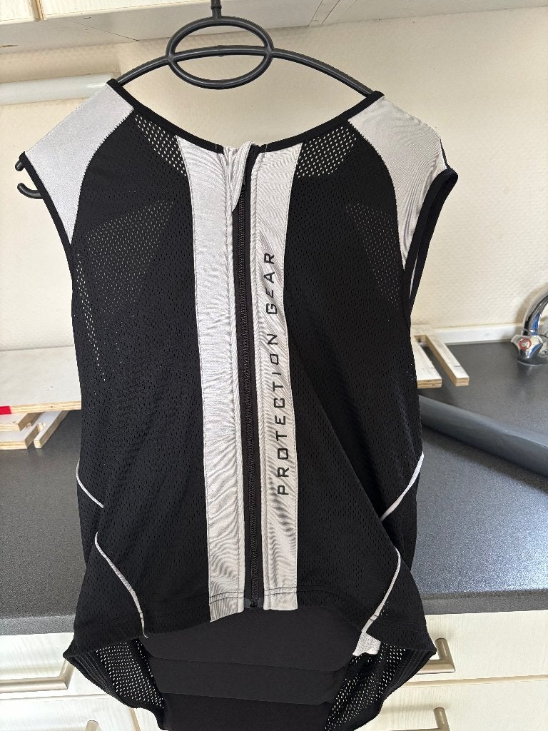 Rug protector, Ophalen, Equick, Gebruikt, Rijden