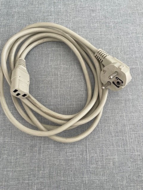 Geaard verlengsnoer met C13 voedingskabel, Ophalen of Verzenden, Gebruikt, Kabel of Snoer