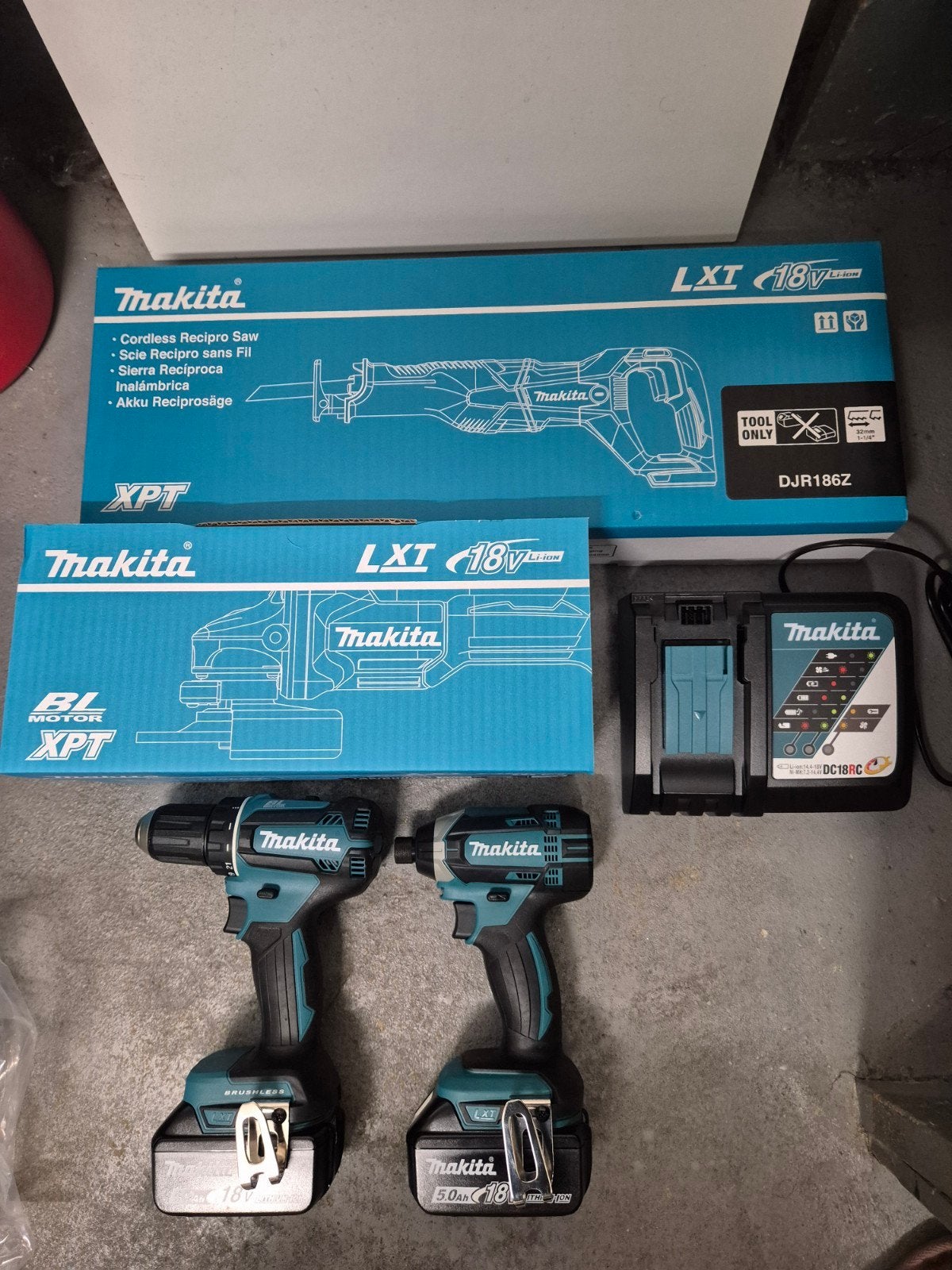 Makita set 18v nieuw met 4 machines snellader en 2 keer 5ah, Ophalen, Nieuw, Boor- en Schroefmachine