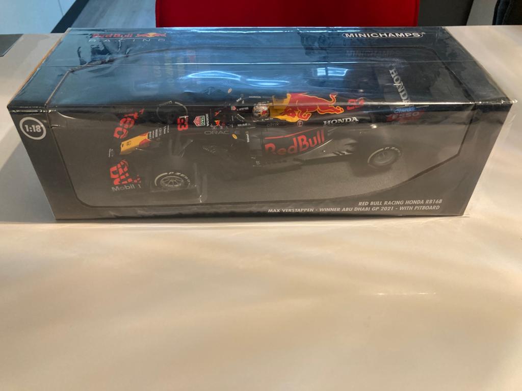 Max Verstappen rb16b winner abu dhabi gp 2021 1/18, Ophalen of Verzenden, Zo goed als nieuw, Formule 1