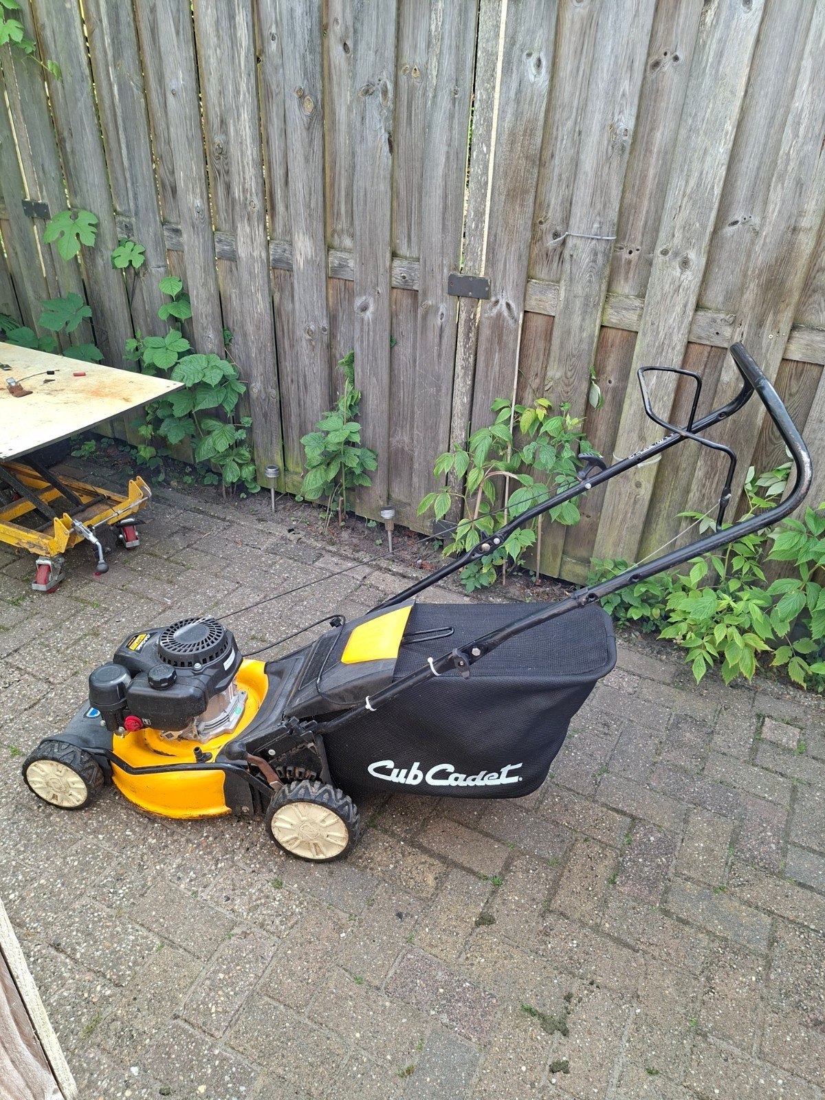 Grasmaaier Cub Cadet, Ophalen of Verzenden, Zo goed als nieuw
