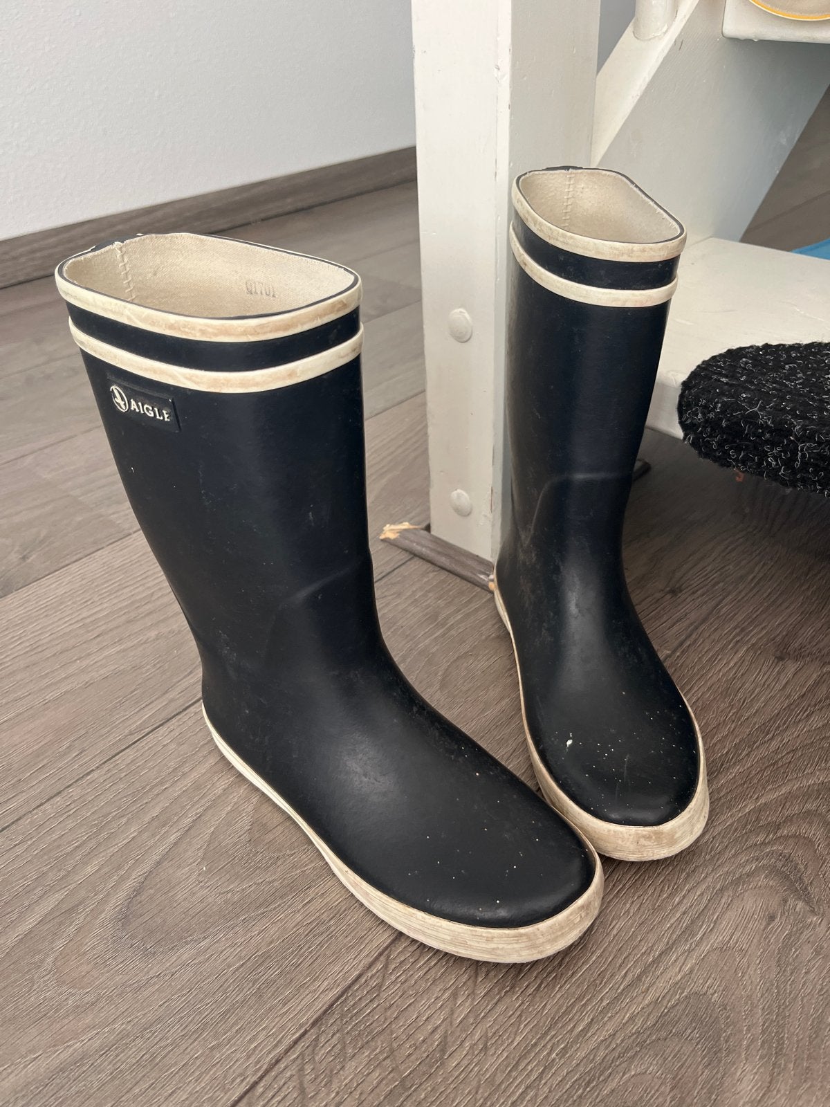 Aigle regenlaarzen maat 35, Kleding | Dames, Schoenen, Ophalen of Verzenden, Gedragen, Zwart, Regenlaarzen