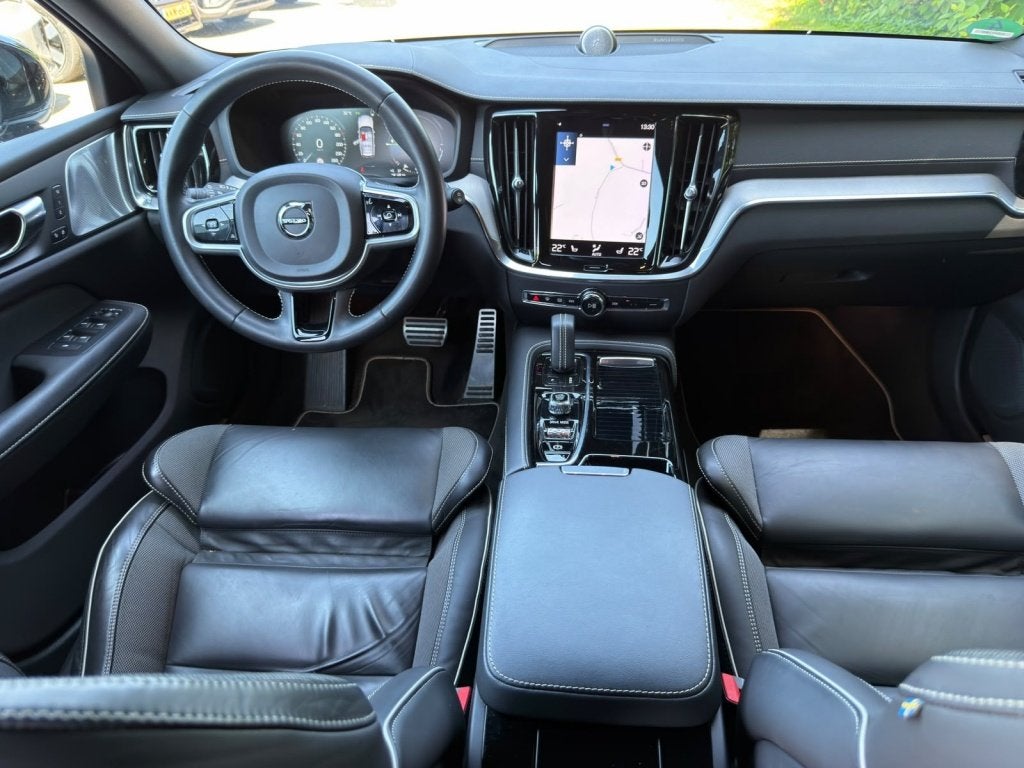 Volvo V60 T6 Recharge AWD R-Design | B&W | Trekhaak | 360 |, Gebruikt, Euro 6, 4 cilinders, 340 pk
