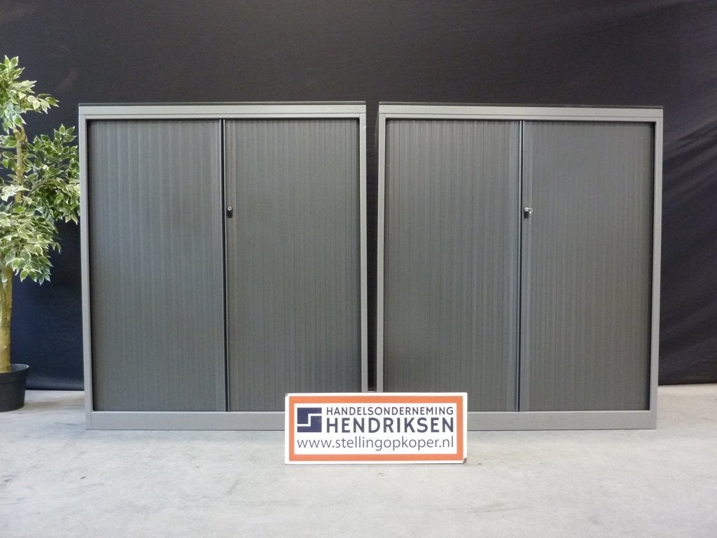 Partij aanwezig: nette roldeurkast / kantoorkast 120x45x138