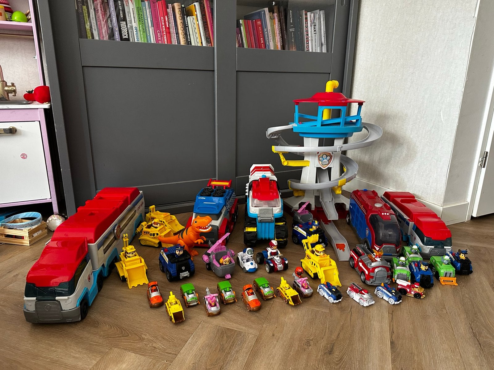 Grote Paw Patrol collectie: voertuigen, toren en meer!, Ophalen, Gebruikt, Jongen of Meisje