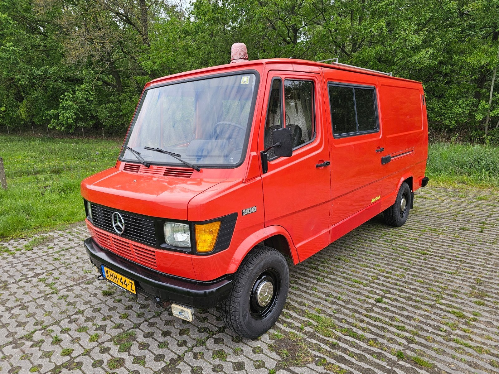 Mercedes 308 belastingvrij 1979 camper brandweer 310 t1, Auto's, 4 cilinders, 4 stoelen, Leder en Stof, Bedrijf