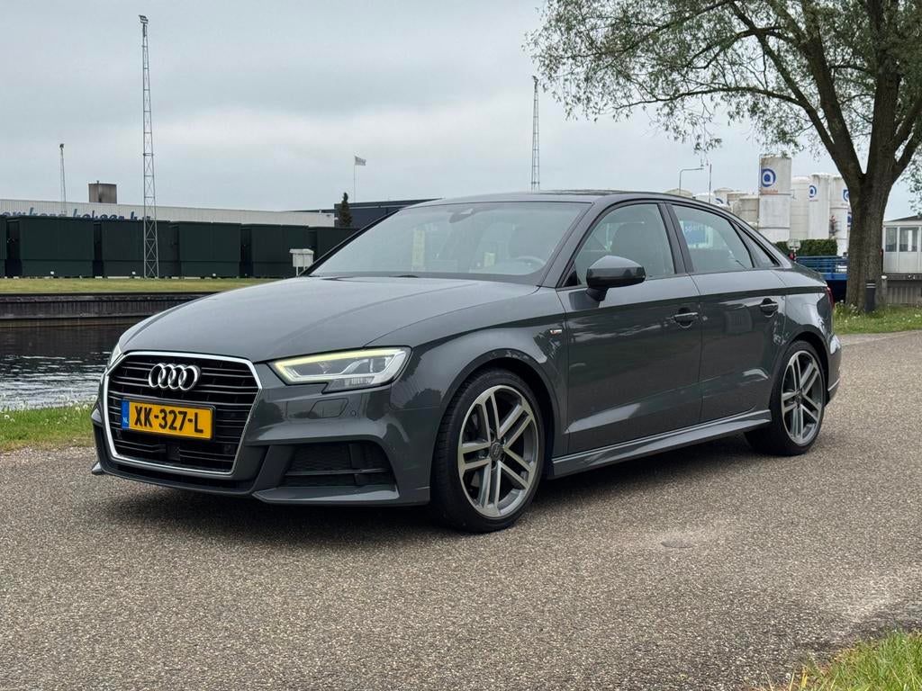Audi A3 Limousine 35 TFSI CoD Sport S Line Edition Automaat, 15 km/l, 1498 cc, 4 cilinders, Origineel Nederlands