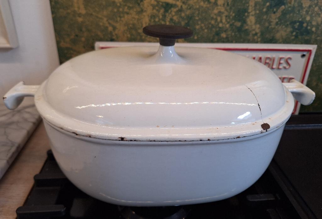Vintage Le Creuset Enzo Mari pan, wit, schade aan deksel, Huis en Inrichting, Keuken | Potten en Pannen, Gebruikt, Ophalen of Verzenden