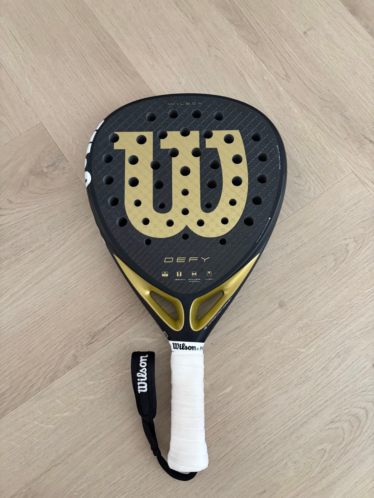 Wilson Defy Padel Racket - Krachtig en Stijlvol, Ophalen, Zo goed als nieuw, Padelracket