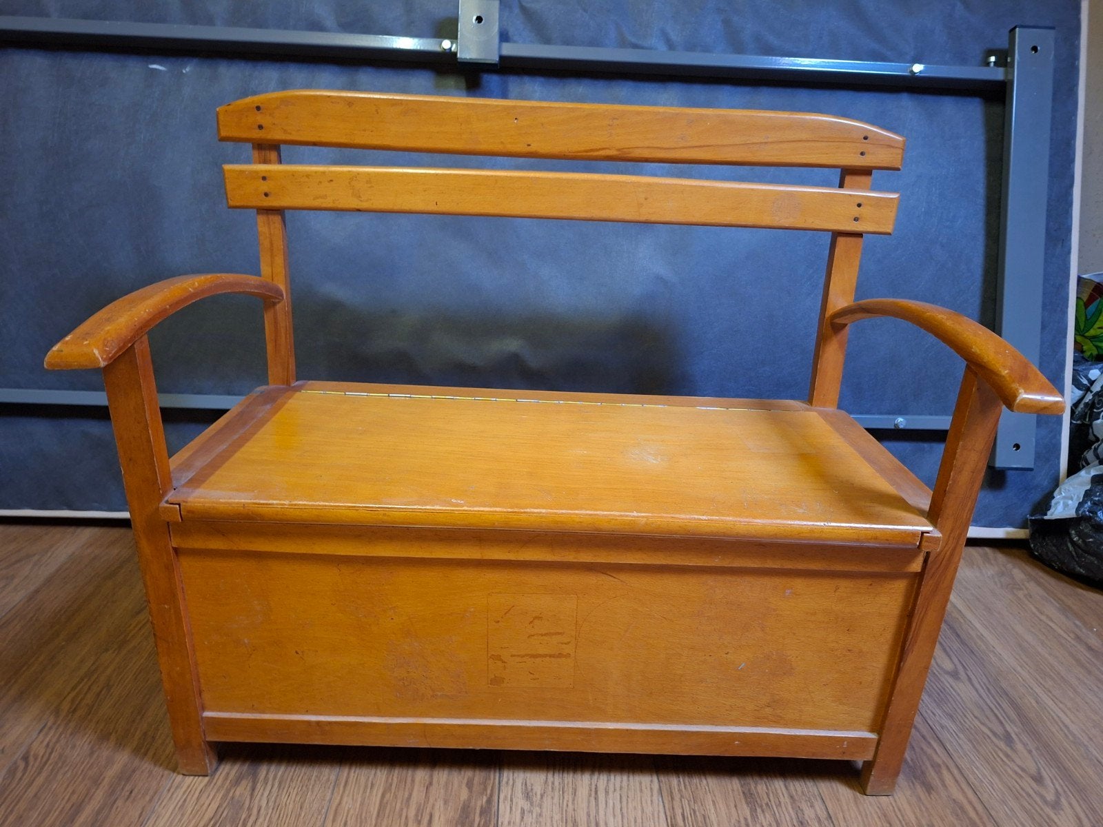 Houten vintage kinderbankje met opbergruimte, Ophalen of Verzenden, Gebruikt, Stoel