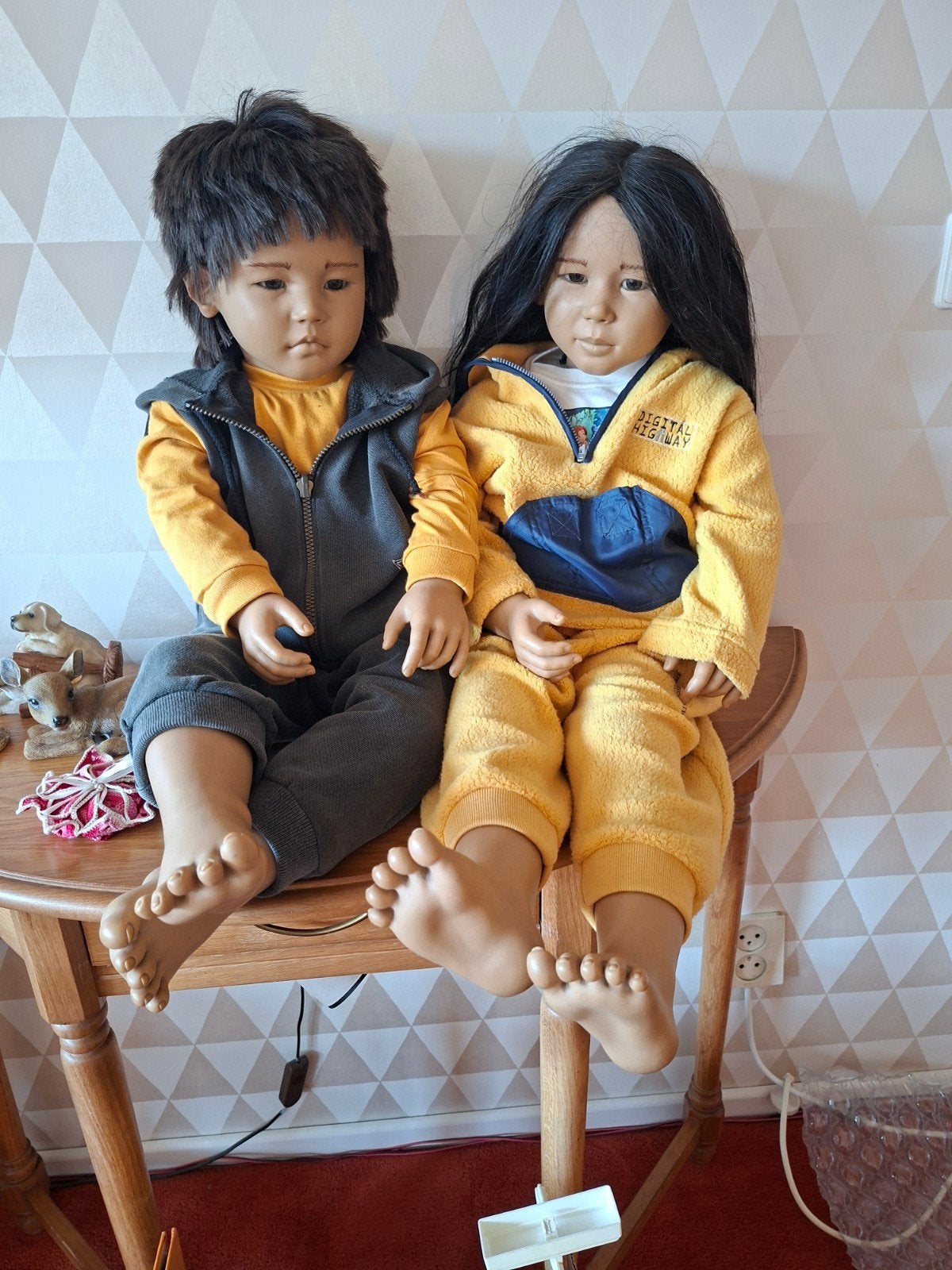 Twee levensechte poppen met originele kleding en echt haar, Verzamelen, Poppen, Ophalen of Verzenden