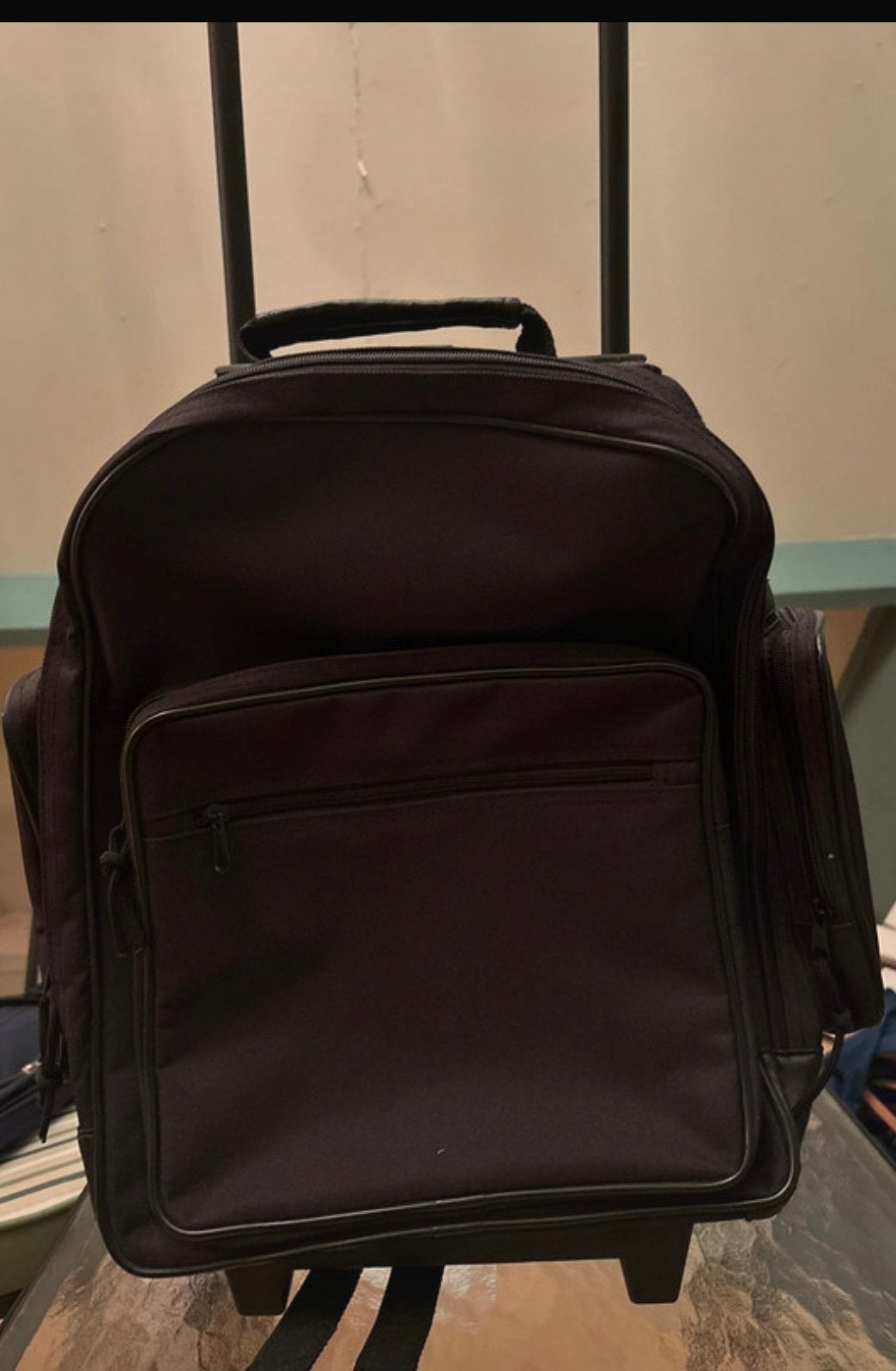 NIEUW: Praktische zwarte reistrolley / handbagage koffer, 50 tot 60 cm, Hard kunststof, Ophalen of Verzenden, Zo goed als nieuw
