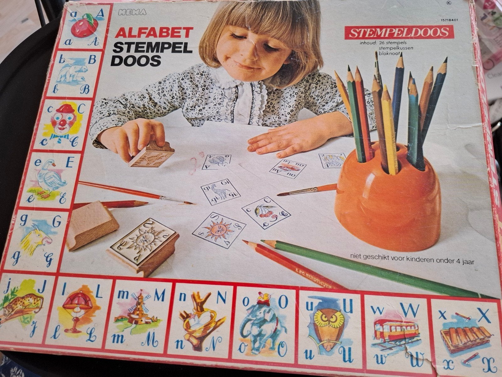 Alfabet stempeldoos.26 houten stempels, Ophalen of Verzenden, Houten stempel