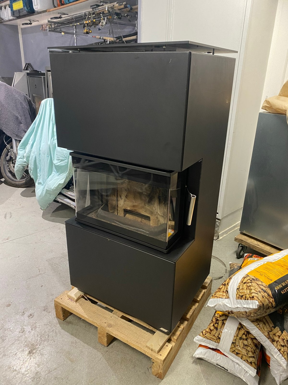 Koppe Pinto pelletkachel - Zwart staal - 3,9-7,4 kW, Ophalen, Gebruikt, Pelletkachel, Vrijstaand