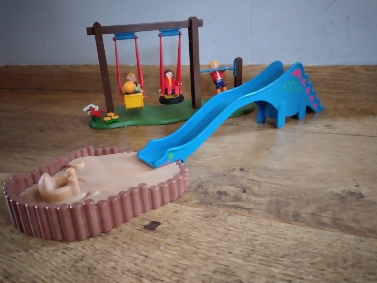 Playmobil speeltuin met schommel, glijbaan en zandbak, Ophalen of Verzenden, Gebruikt, Schommel