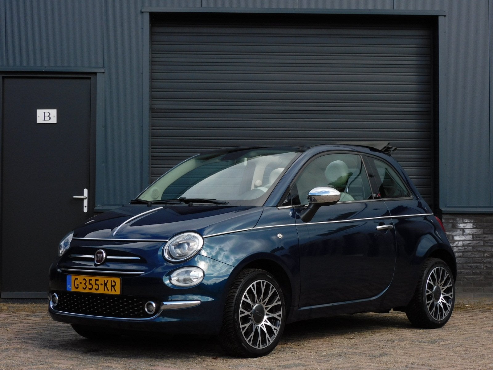 Fiat 500 1.2 Lounge CABRIO TOPSTAAT! CARPLY/ANDROID! CLIMA!, Voorwielaandrijving, Gebruikt, 4 cilinders, Leder en Stof