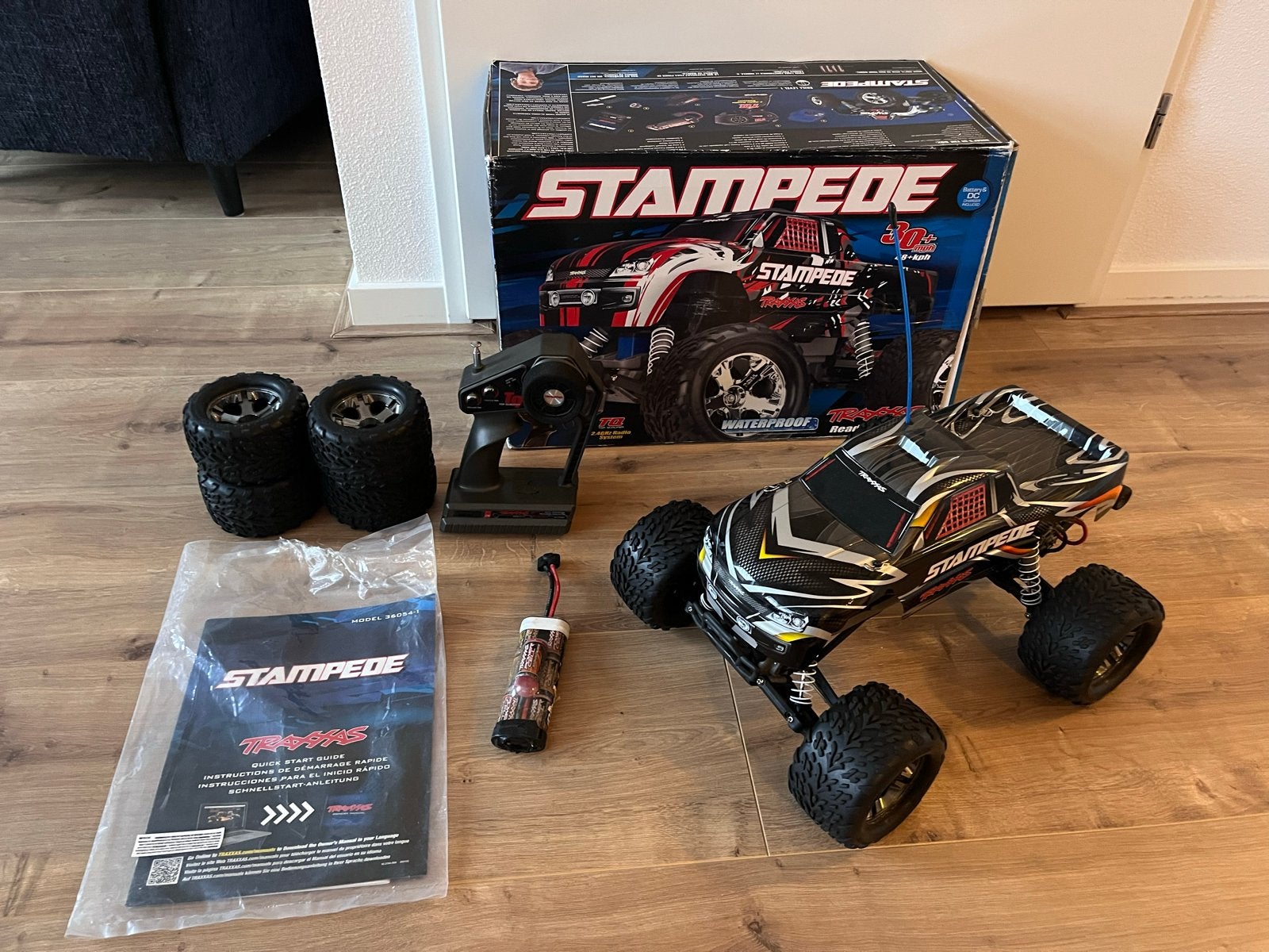 Traxxas Stampede RC Monster Truck - Zo goed als nieuw, Elektro, Auto offroad, Ophalen of Verzenden, Zo goed als nieuw