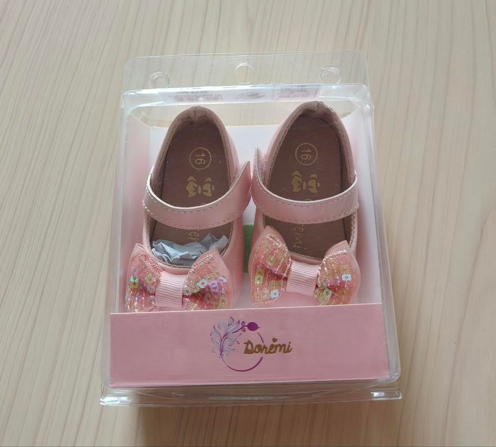 Roze babyschoentjes met strik - Maat 16, Kinderen en Baby's, Babykleding | Schoentjes en Sokjes, Schoentjes, Meisje, Doremi, Nieuw
