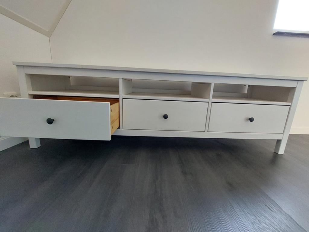 Hemnes TV Meubel Lage Kast Ikea, Ophalen, 100 tot 150 cm, Zo goed als nieuw, Minder dan 100 cm