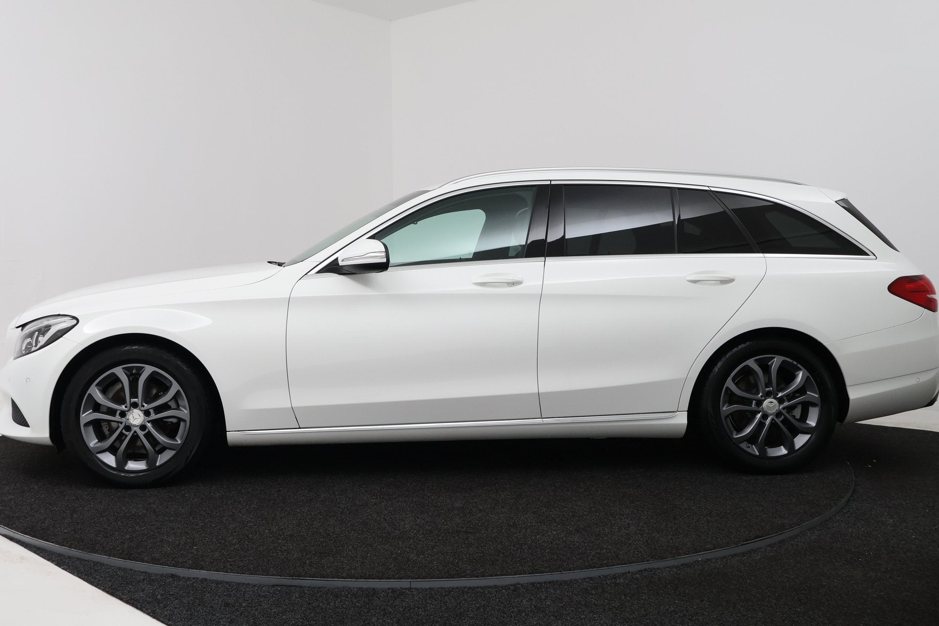 Mercedes-Benz C-Klasse Estate 180 Edition 1 (BURMEISTER, STO, Automaat, Achterwielaandrijving, Leder en Stof, Wit