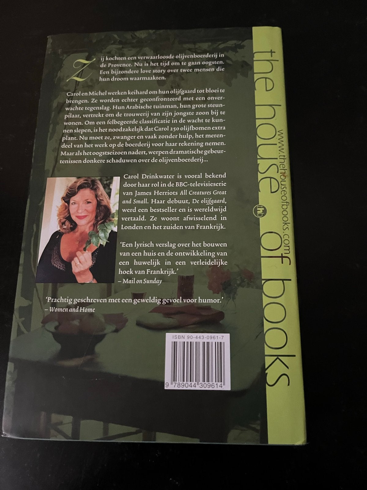 De Olijventijd - Carol Drinkwater (Boek), Ophalen of Verzenden, Gelezen, Europa overig