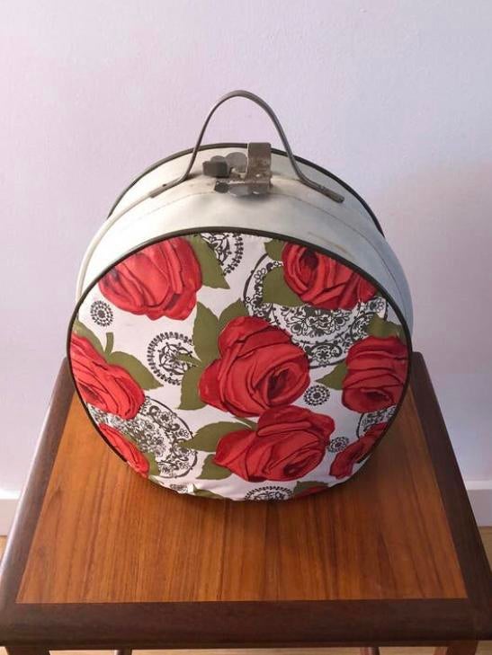 Vintage nostalgische theemuts | Sky leer met rode rozen, Ophalen of Verzenden