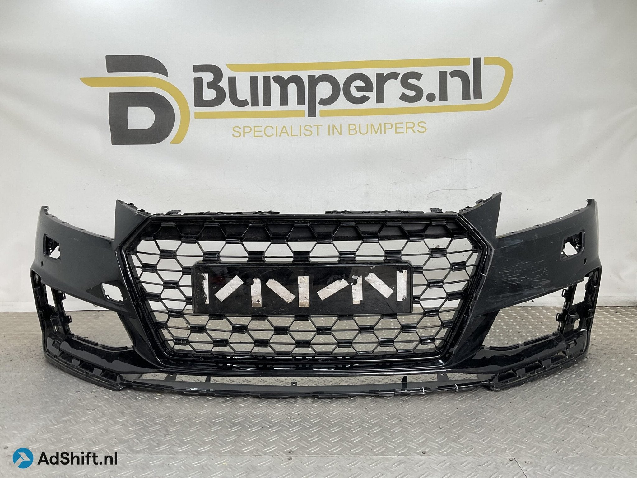 BUMPER Audi TT 2013-2018 8S0807437 VOORBUMPER H5-22327