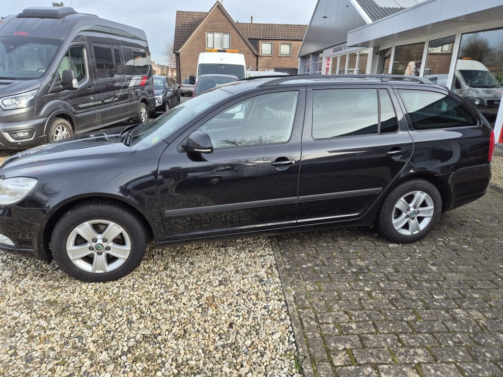 Skoda Octavia Combi, trekhaak 1.6 TDI Greent.Eleg., Auto's, Voorwielaandrijving, Euro 5, Gebruikt, 4 cilinders