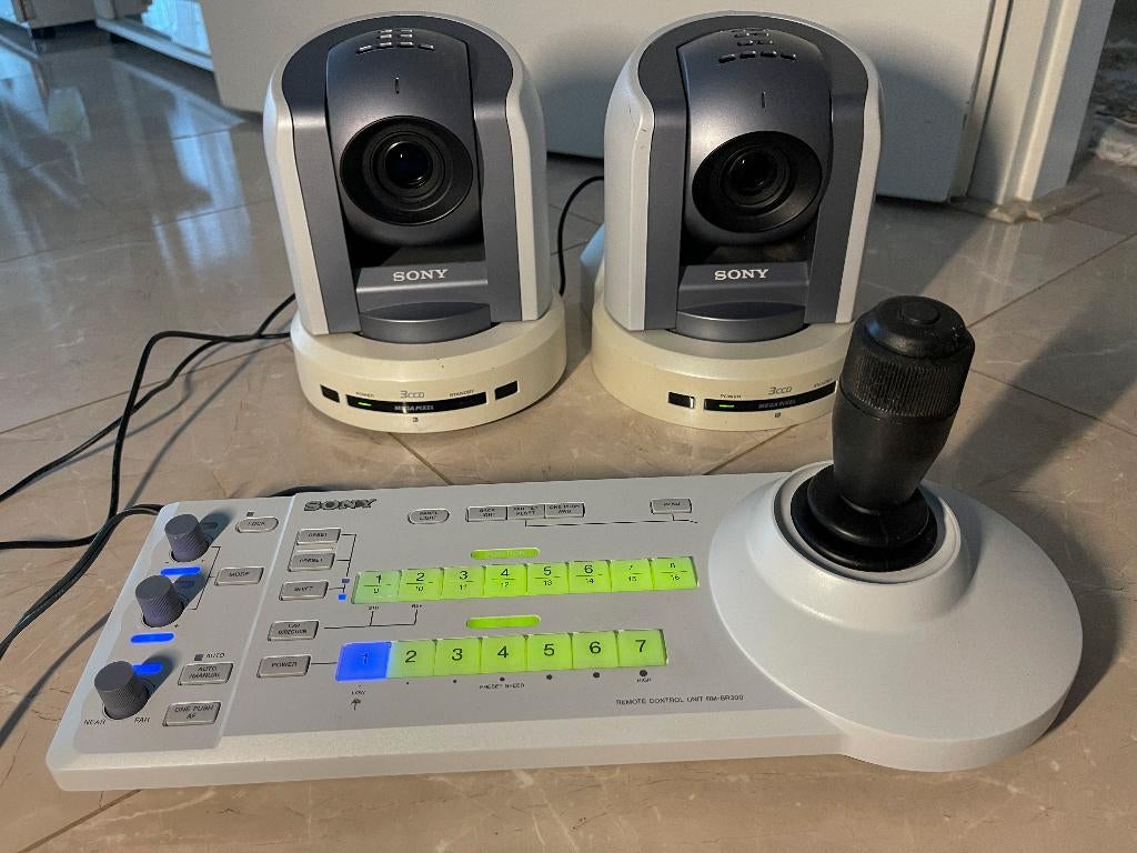SONY(2 stuk) robotic BRC-300P + SONY RM-BR300 Remote, N, N, Zo goed als nieuw, Sony