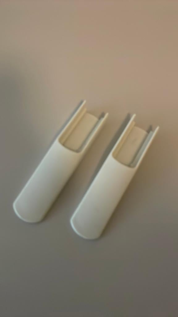 Witte plastic houders voor kinderstoel (2 stuks), Kinderen en Baby's, Kinderstoelen, Ophalen of Verzenden, Gebruikt, Meegroeistoel