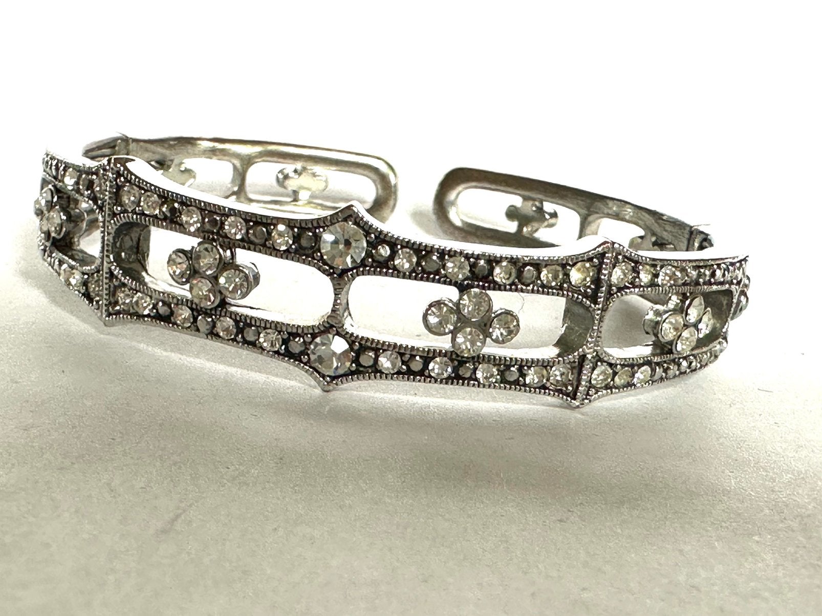 Vintage Monet armband met kristallen, Sieraden, Tassen en Uiterlijk, Met kristal, Overige materialen, Gebruikt, Verzenden