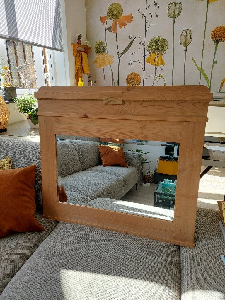 Oude spiegel met grenenhouten lijst, Huis en Inrichting, Ophalen, Gebruikt, 75 tot 100 cm, Minder dan 100 cm