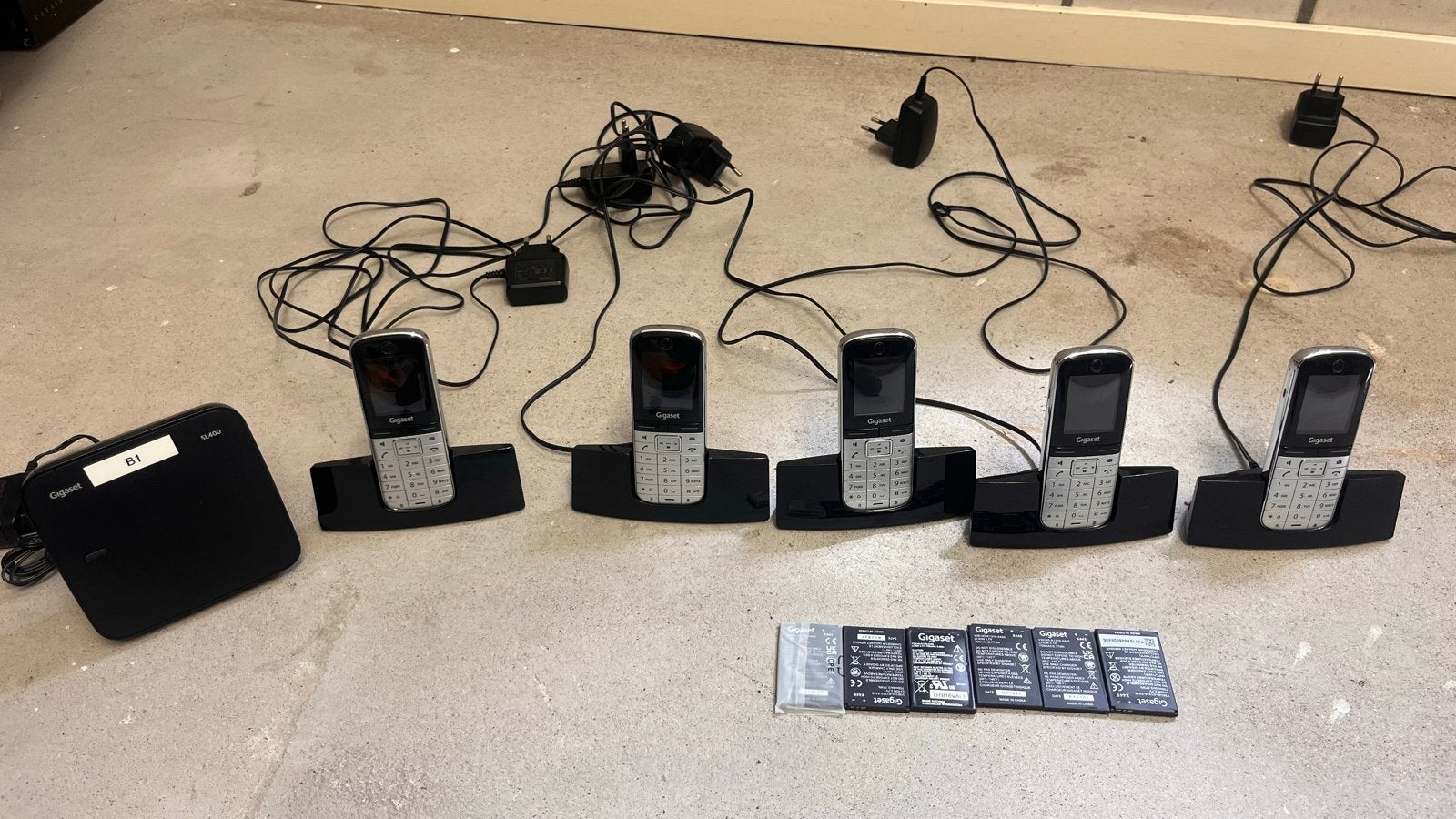 Gigaset SL400 DECT telefoonset met 5 handsets en basisstatio, Ophalen of Verzenden, Gebruikt, 4 handsets of meer