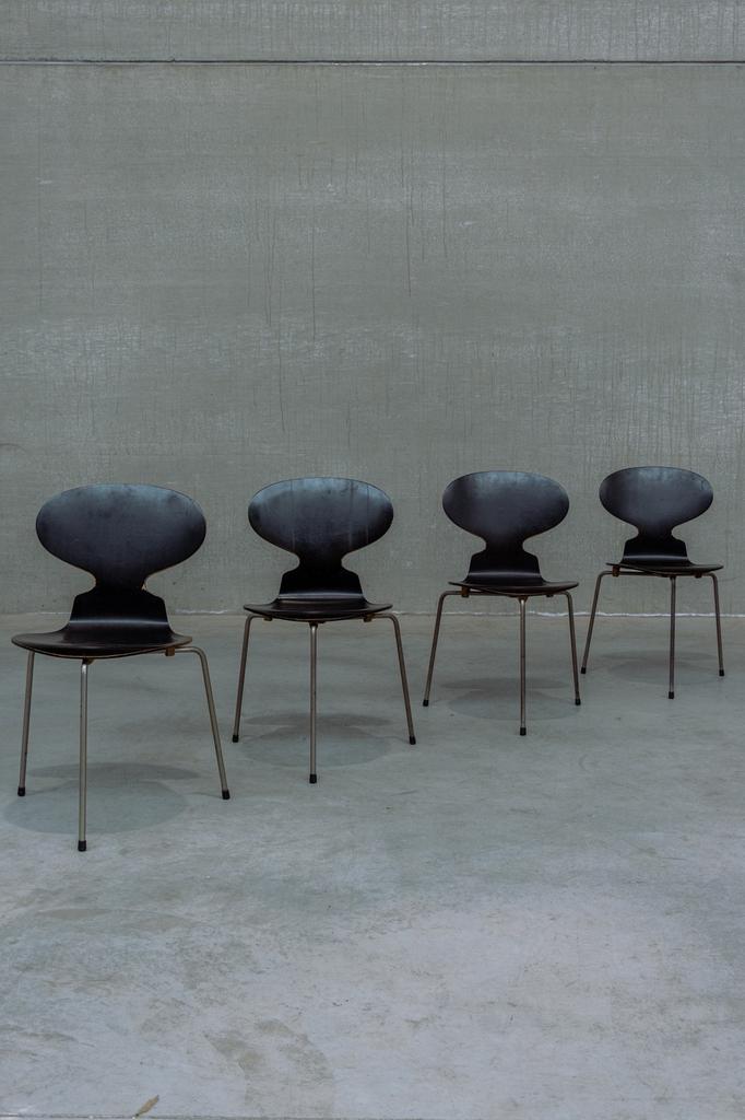Set of 4x first edition ant chairs by Arne Jacobsen, Ophalen of Verzenden, Zo goed als nieuw, Vier