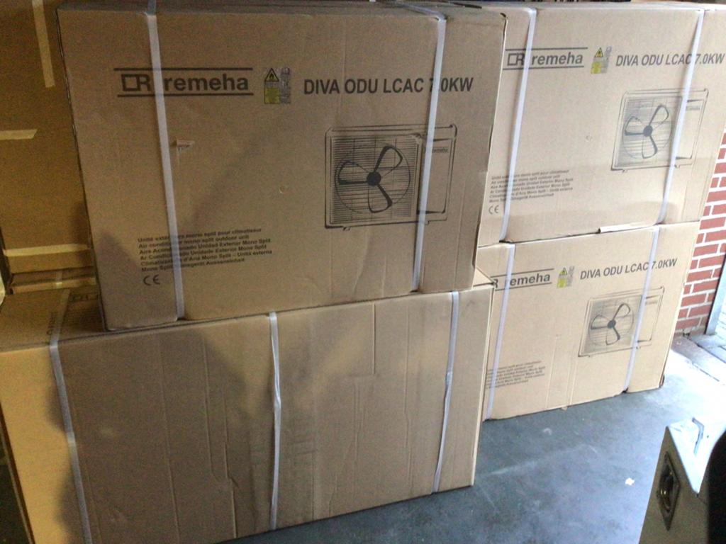 Remeha airco 7 kw plafond of vloer unit, Witgoed en Apparatuur, Ophalen, 3 snelheden of meer, Zo goed als nieuw, 100 m³ of groter